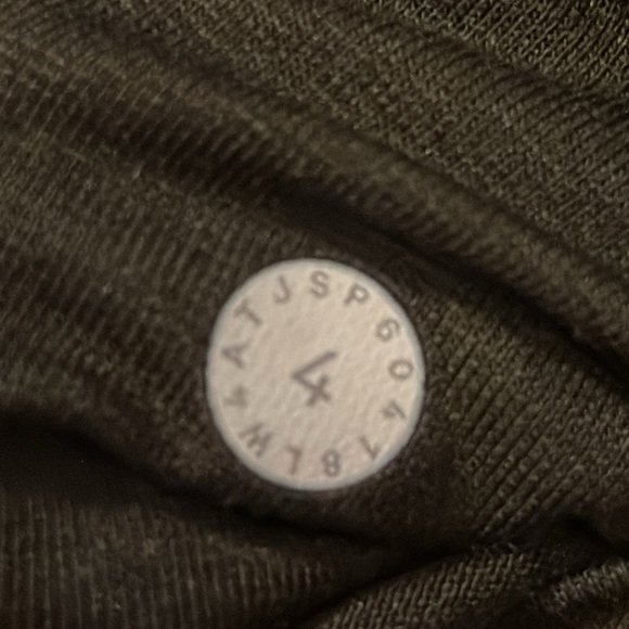 NWOT Lululemon On Repeat Bomber Jacket in Dark Olive - Picture 7 of 9